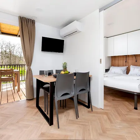Parque de Campismo Mobile Homes Casapini In Fkk Solaris Poreč